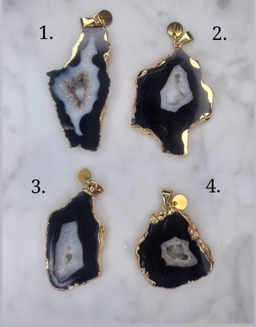 Pure Élégance Collier Pendant black