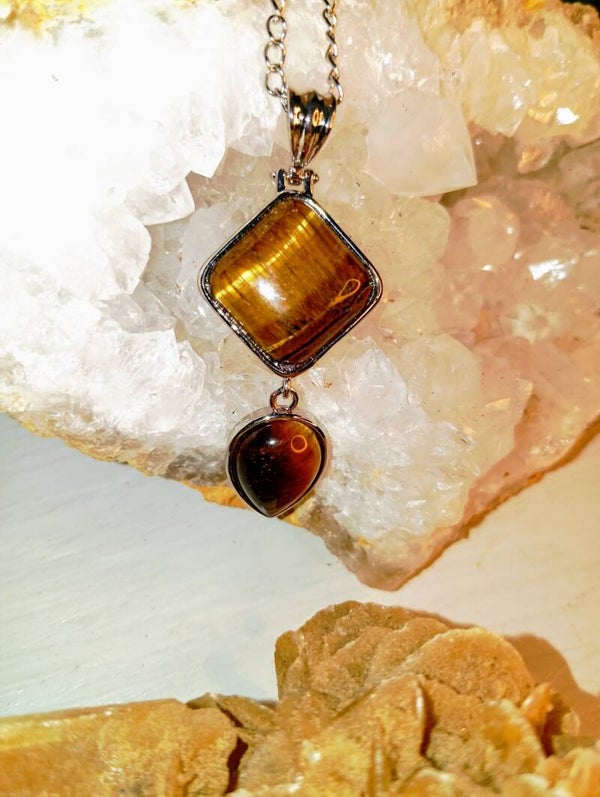 Pendentif en Oeil de Tigre