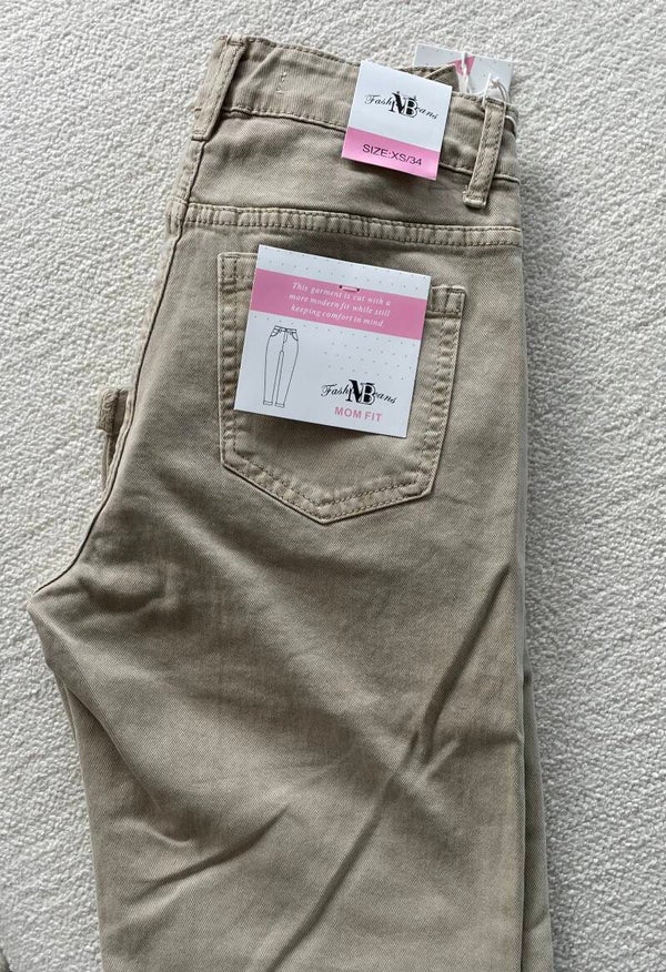 Mom jeans met knopen