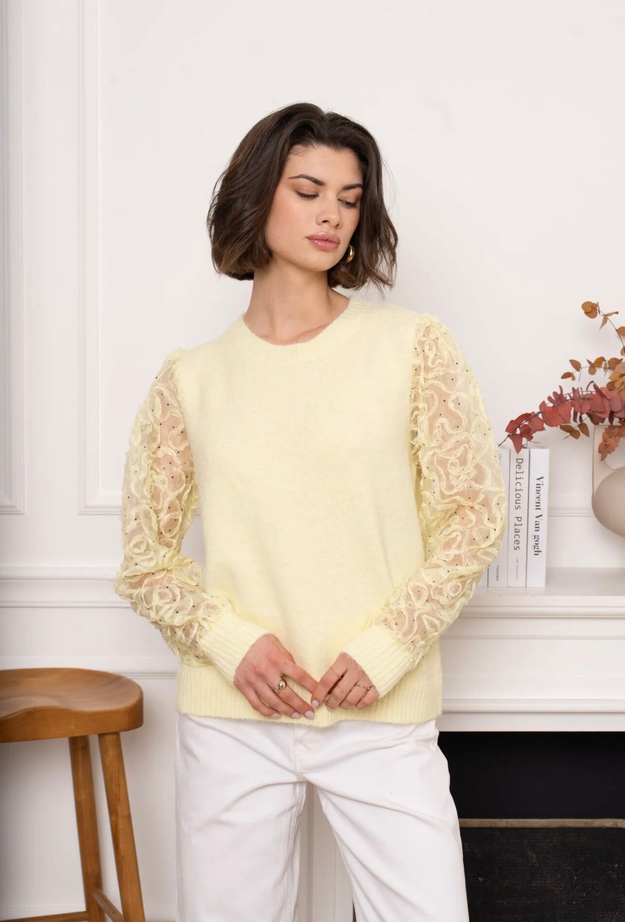 Pull met kanten mouw