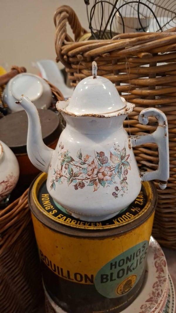 Oud brocante emaille gebloemd kannetje