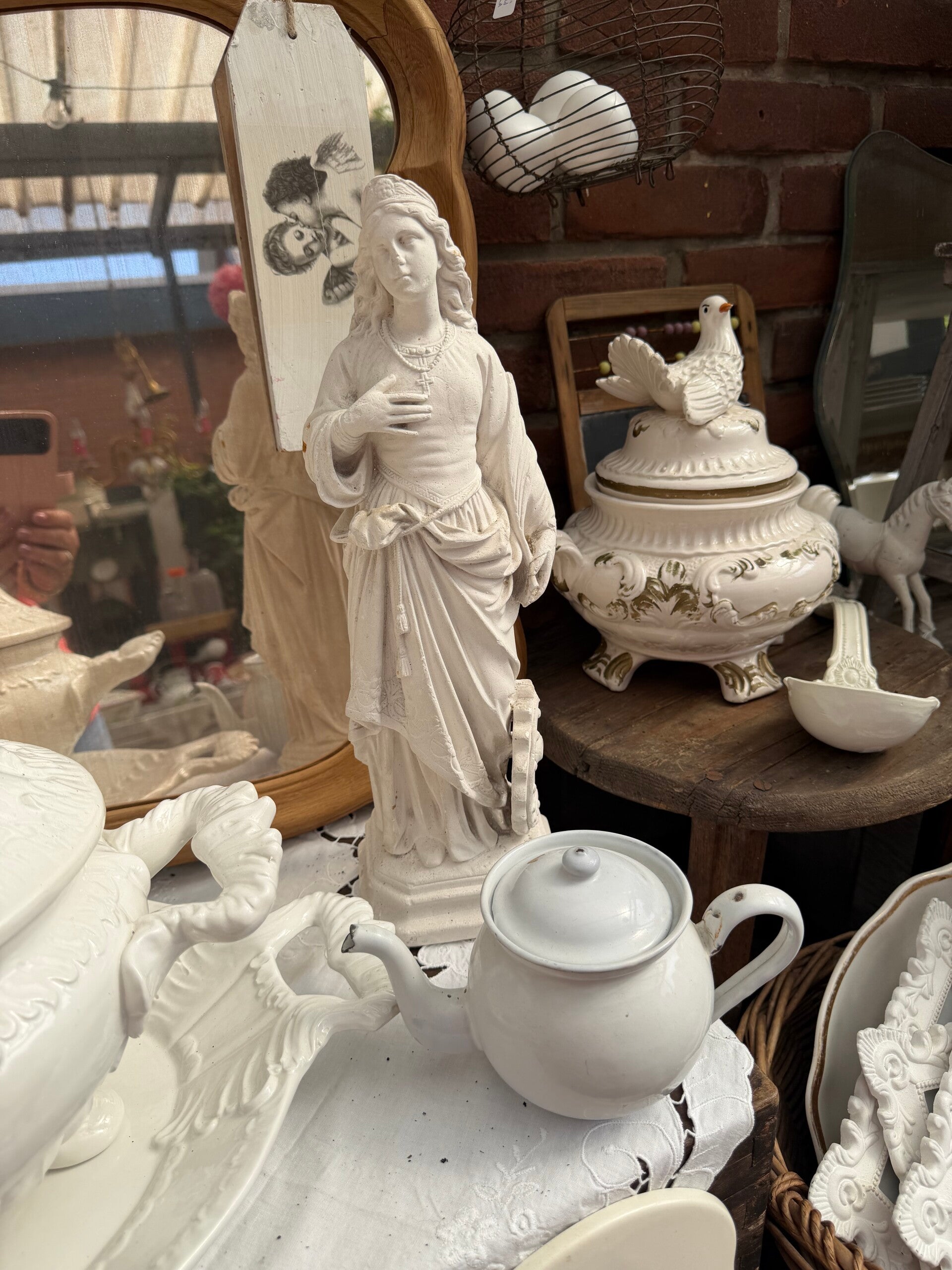 Beeld van de Heilige maagd Maria