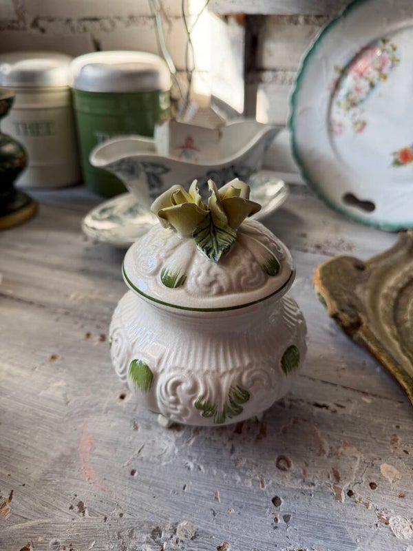 Vintage Capodimonte style bonbonschaaltje