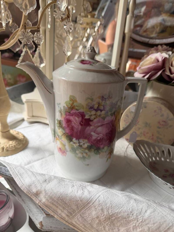 Koffiekan / koffiepot antiek met zeer mooie bloemen