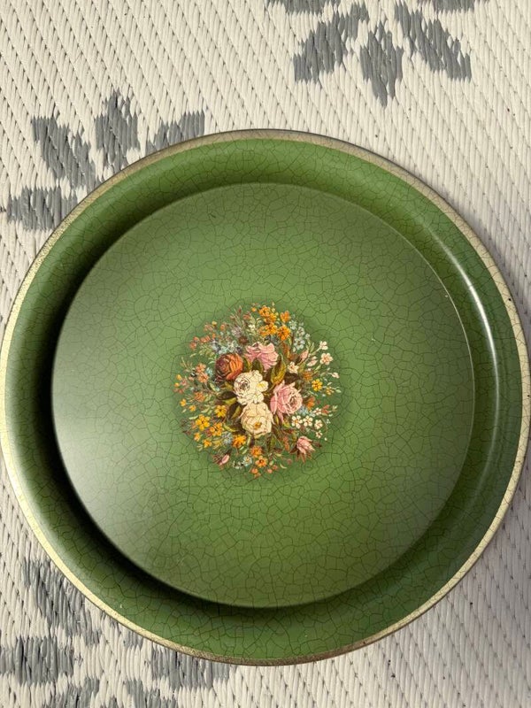 Dienblad vintage van blik met bloemen
