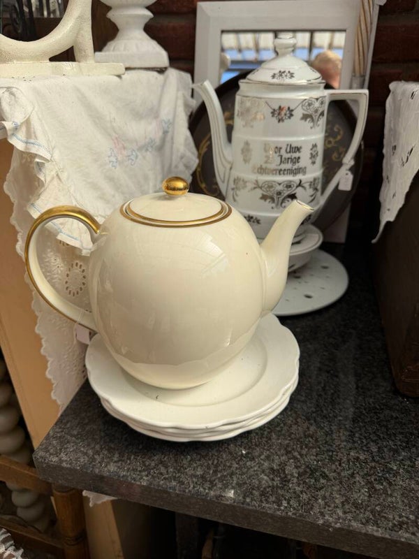 Theepot, heerlijk klassiek modelletje.