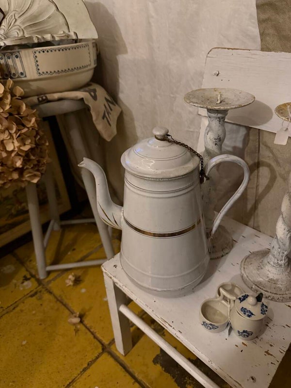Koffiekan wit emaille met gouden randen