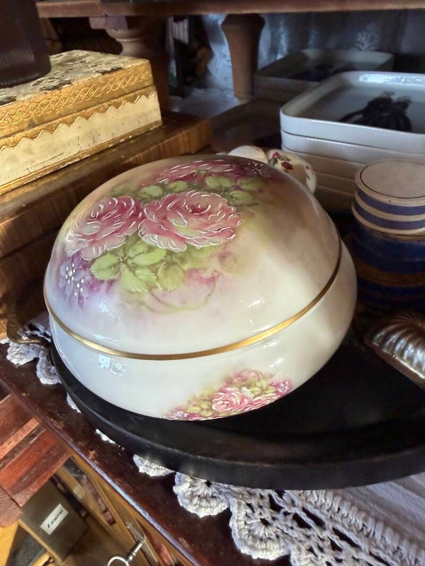Snuisterijen doos handbeschilderd met mooi rozen