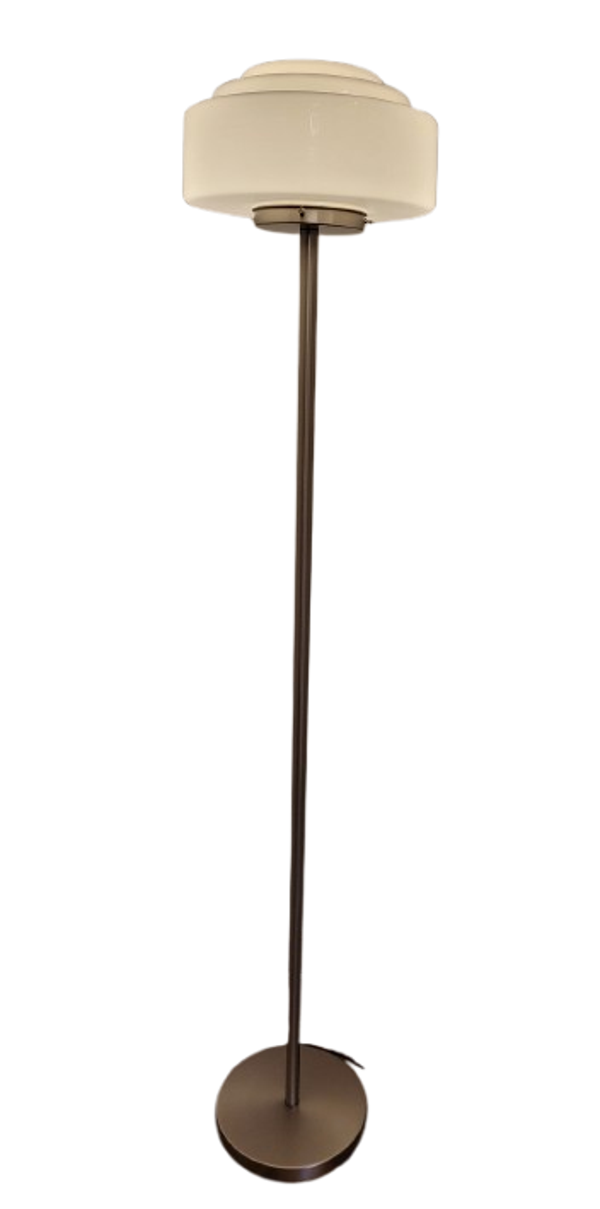 Art deco vloerlamp staal/melkwit glas