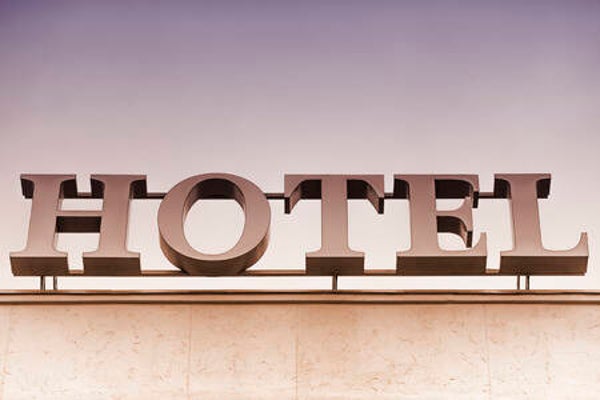 Transfer dal vostro Hotel/B&B - Aeroporto di Napoli Capodichino.