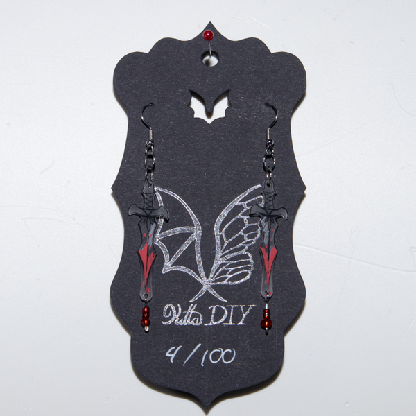 Halloweenoorbel Dolk met druppel 4