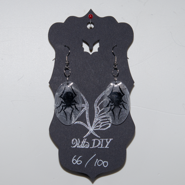 Halloweenoorbel Spin in web 66