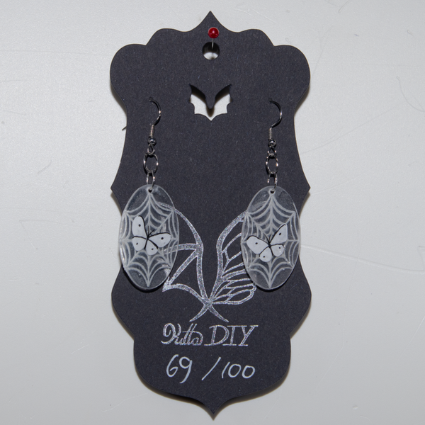 Halloweenoorbel Vlinder in web 69