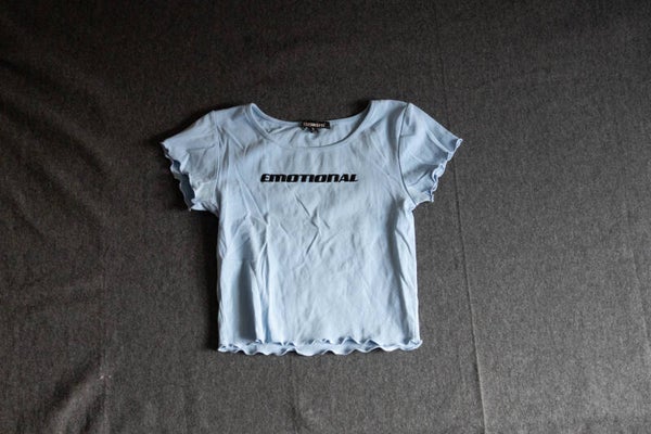 T-shirt met borduursel "Emotional"
