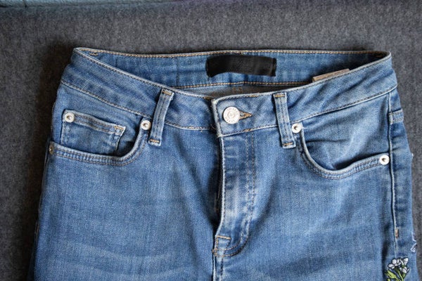 Lange spijkerbroek met borduursel