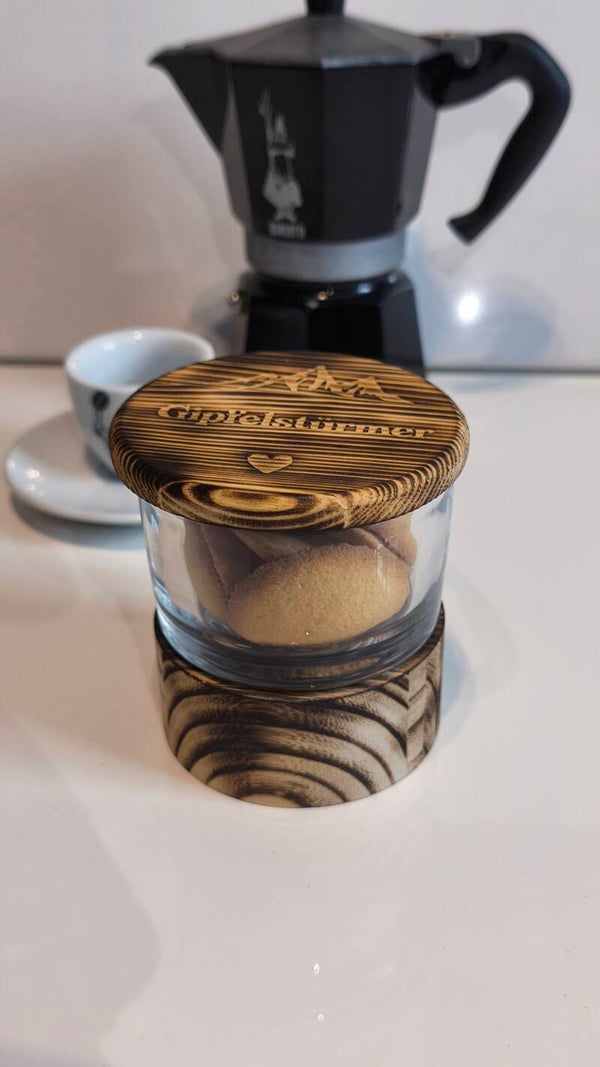 Glasbehälter mit Deckel und Untersetzer aus Holz