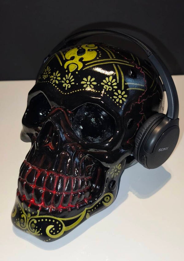 Dekorativert Totenkopf-Kophörerständer / Halloween / Skull  "Dia de los Muertos" Schwarz, Rot, Gold
