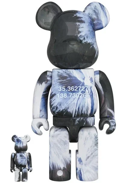 400% & 100% Bearbrick set - Fuji Overview (Benjamin Grant)