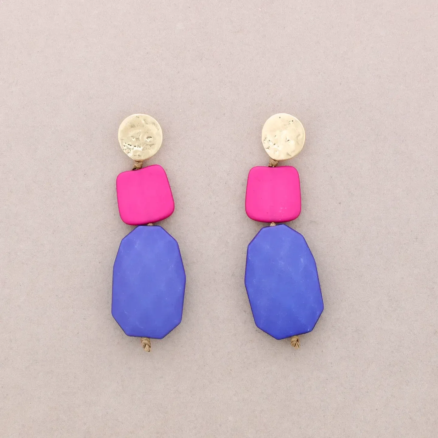 Oorbellen met harskralen - roze blauw