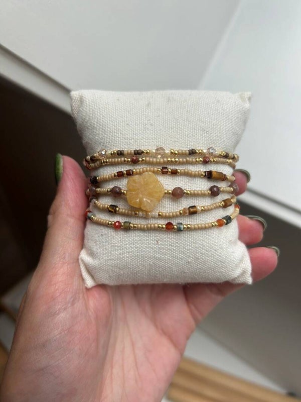 Armbandjes handgemaakt - beige06