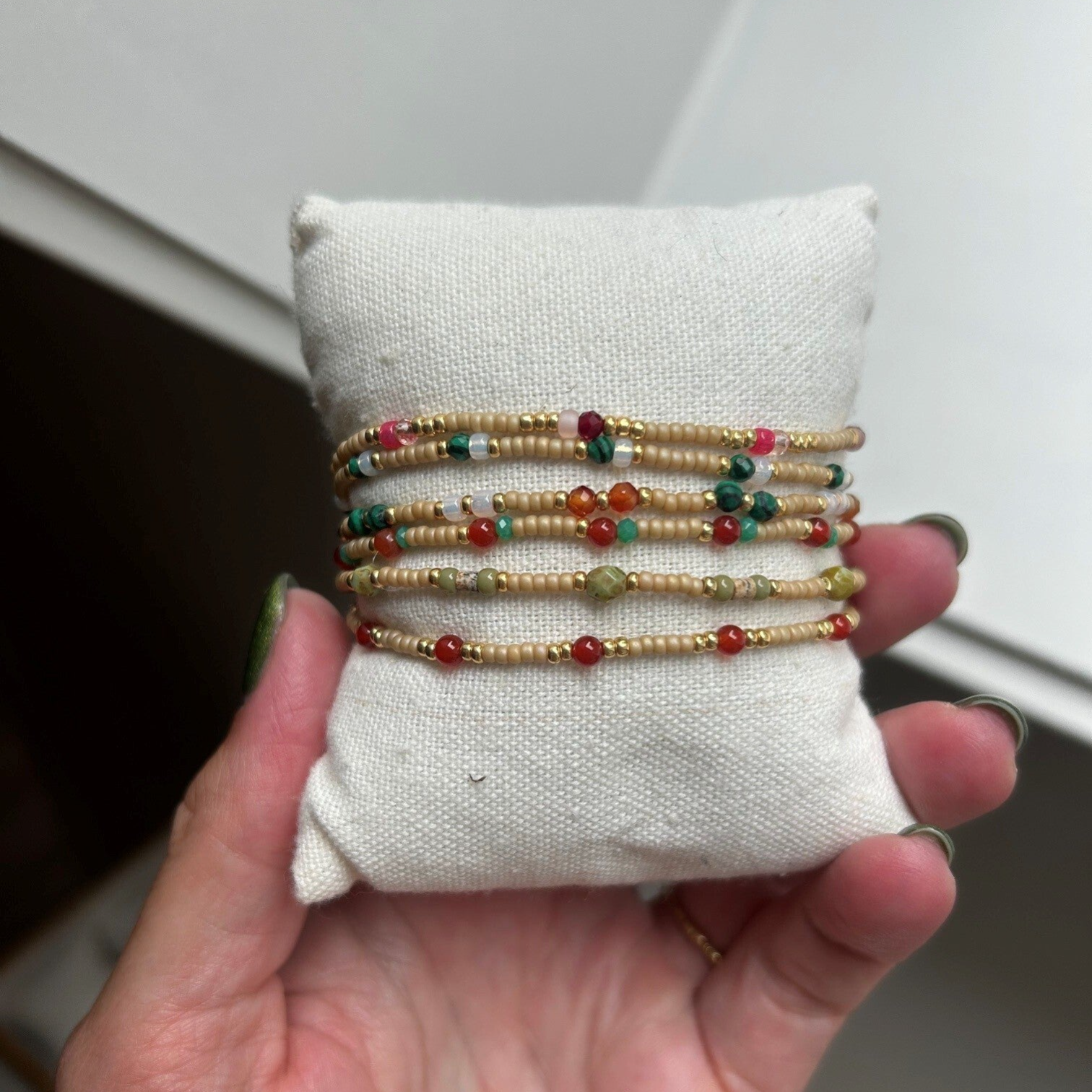 Armbandjes handgemaakt - beige05