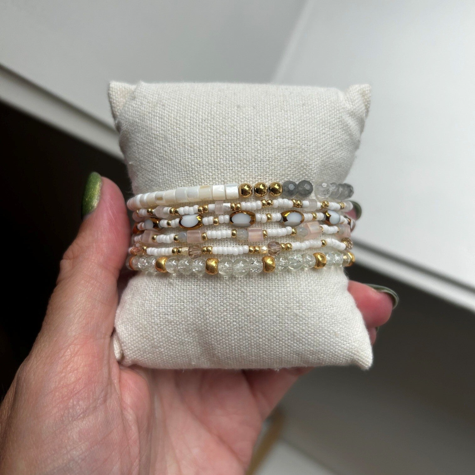Armbandjes handgemaakt - wit02