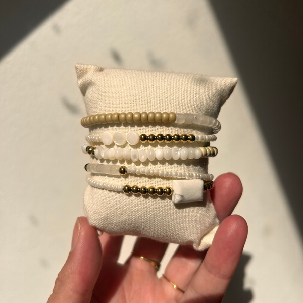 Armbandjes 12 | White rose quartz