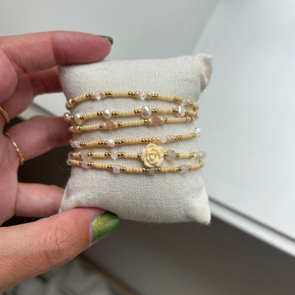 Armbandjes handgemaakt - creme01