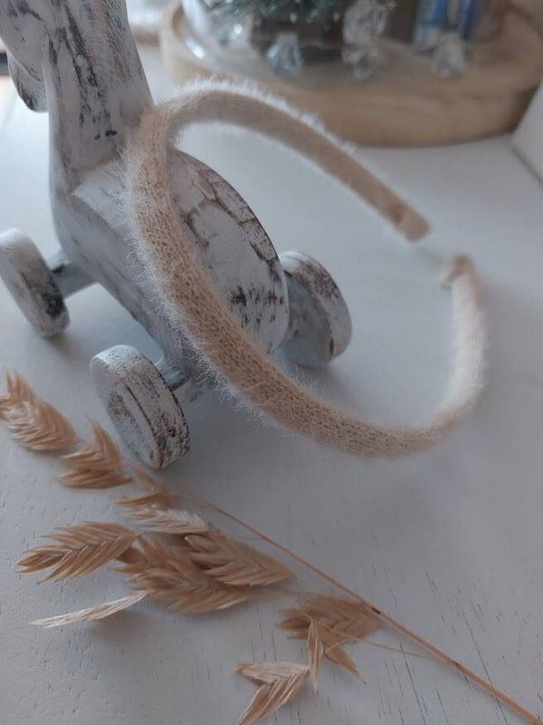 Diadeem fluffy beige