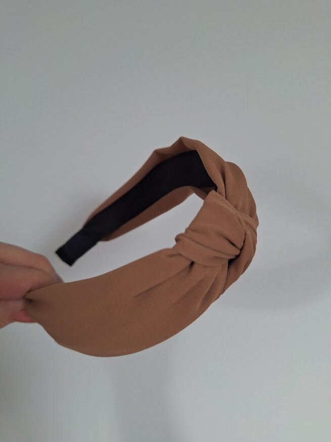 Knoophaarband bruin