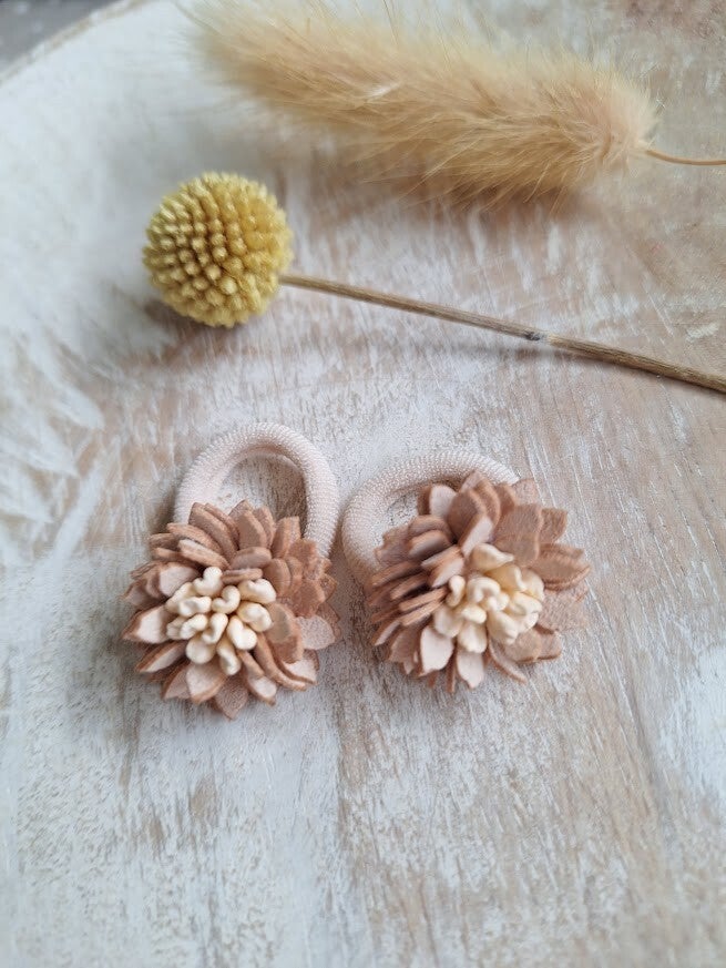Elastiekje Blossom Luxe - beige (1st.)