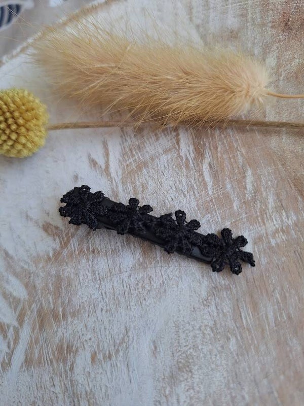 Alligator bloemetjes zwart