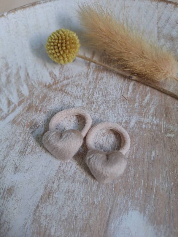 Elastiekje Lola - fluffy beige (1 st.)