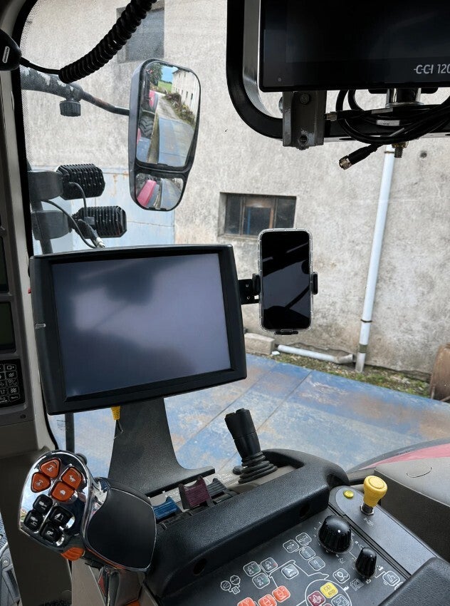 Case IH Machinery with AFS Pro 700 / Intelliview IV plus monitor - Phone Holder