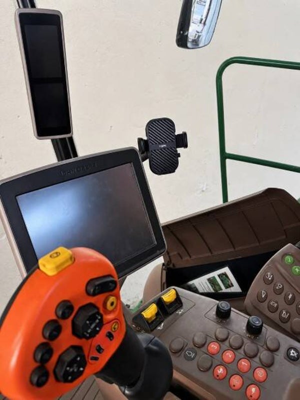 John Deere with GreenStar 3 2630 Monitor – Phone Bracket and Standard Phone Holder