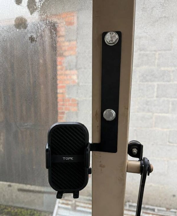 John Deere 5 Series (Comfort or Standard Cab) – Phone, Controller & Monitor Bracket for the Center Pillar Standard Phone Holder