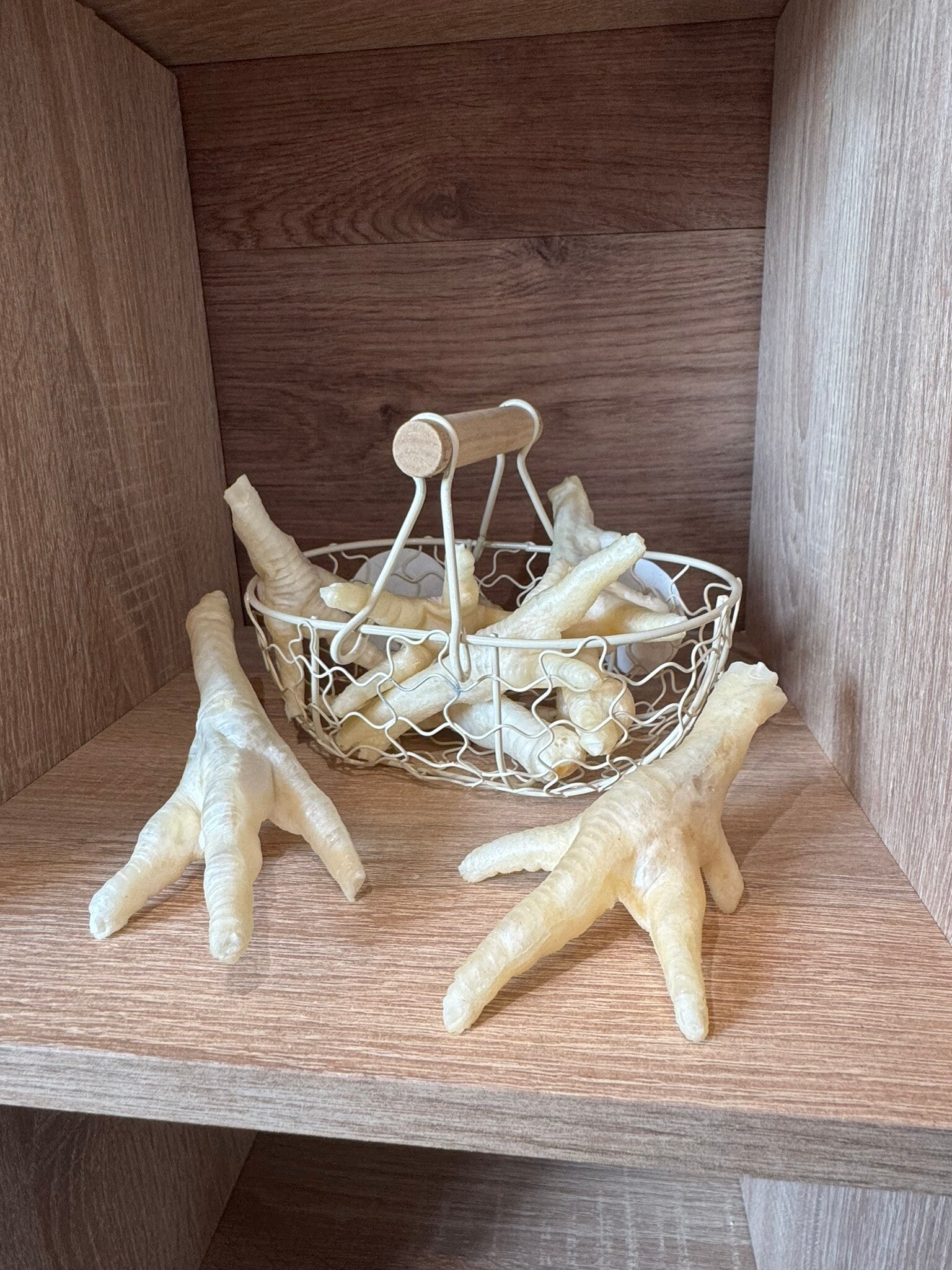 Puffed chicken feet