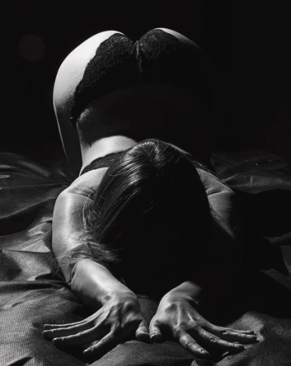 4x6 High Gloss Photograph - She's Waiting For You