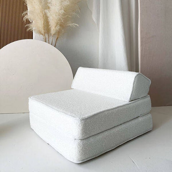 Moje. Bouclé Lounger