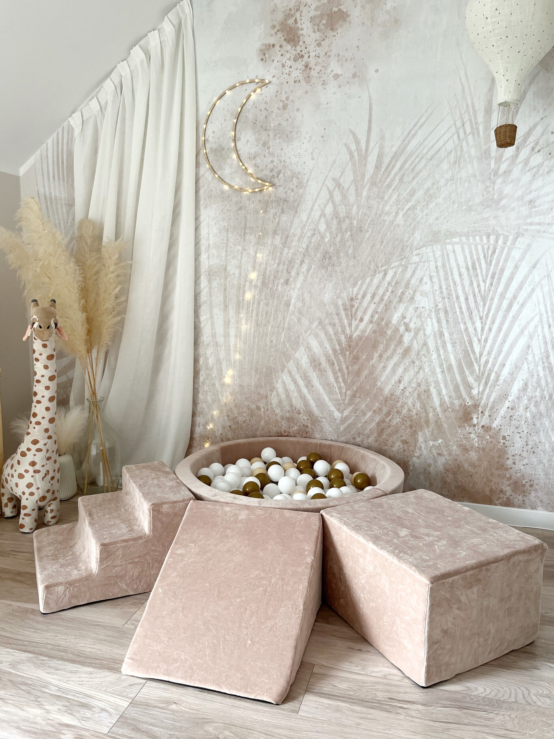 Moje. 3 elementen + Ballenbad 90x30 - Soft velvet  diverse kleuren.