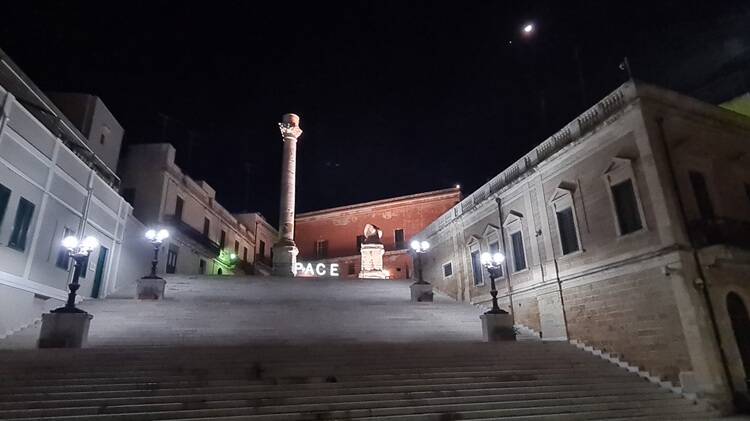 Photo of the Roman columns in Brindisi at night