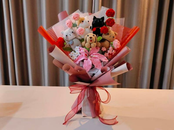 BVR0047 Puppies kitten red bouquet