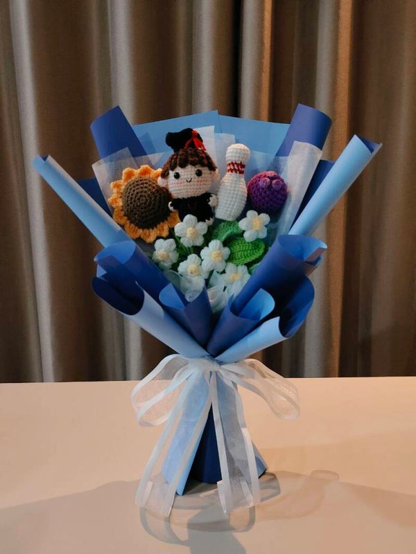 BGA211 Bowling graduation boy bouquet