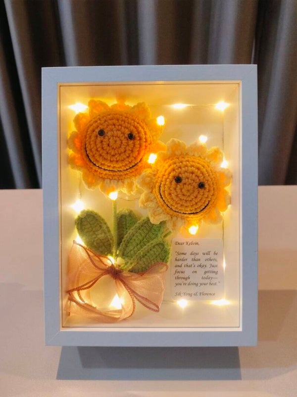 FBW0213 Double smiley sunflower frame