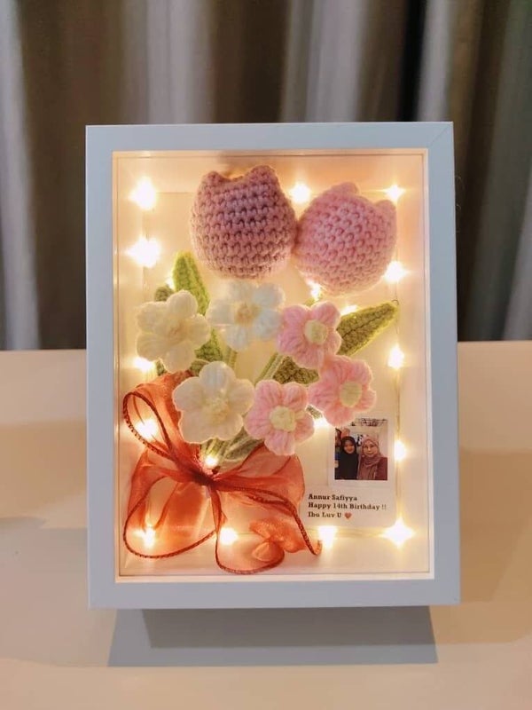 FBW0214 Pink tulip frame