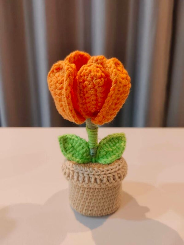 PMN0025 Orange tulip pot