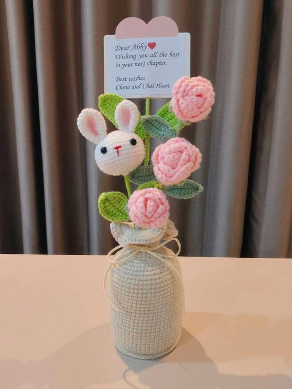 VAS0007 Bunny rose vase