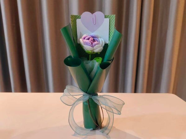 BBS0110 Purple rose bouquet