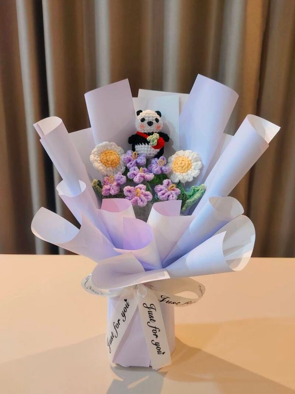 BBF0270 Panda purple bouquet