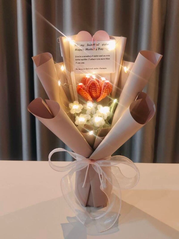 BBS0120 Tulip forget me not bouquet